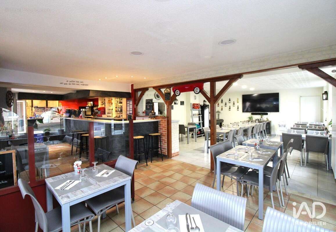 Commerce 135 m² à Herbault  - photo 2