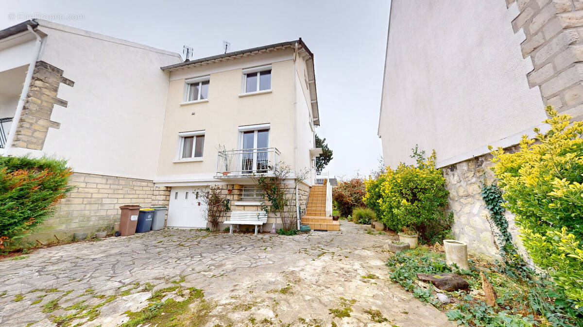 Maison à BOIS-D'ARCY