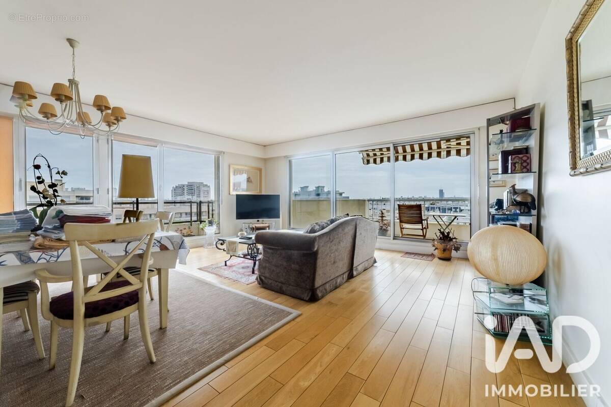 Photo 1 - Appartement à COURBEVOIE