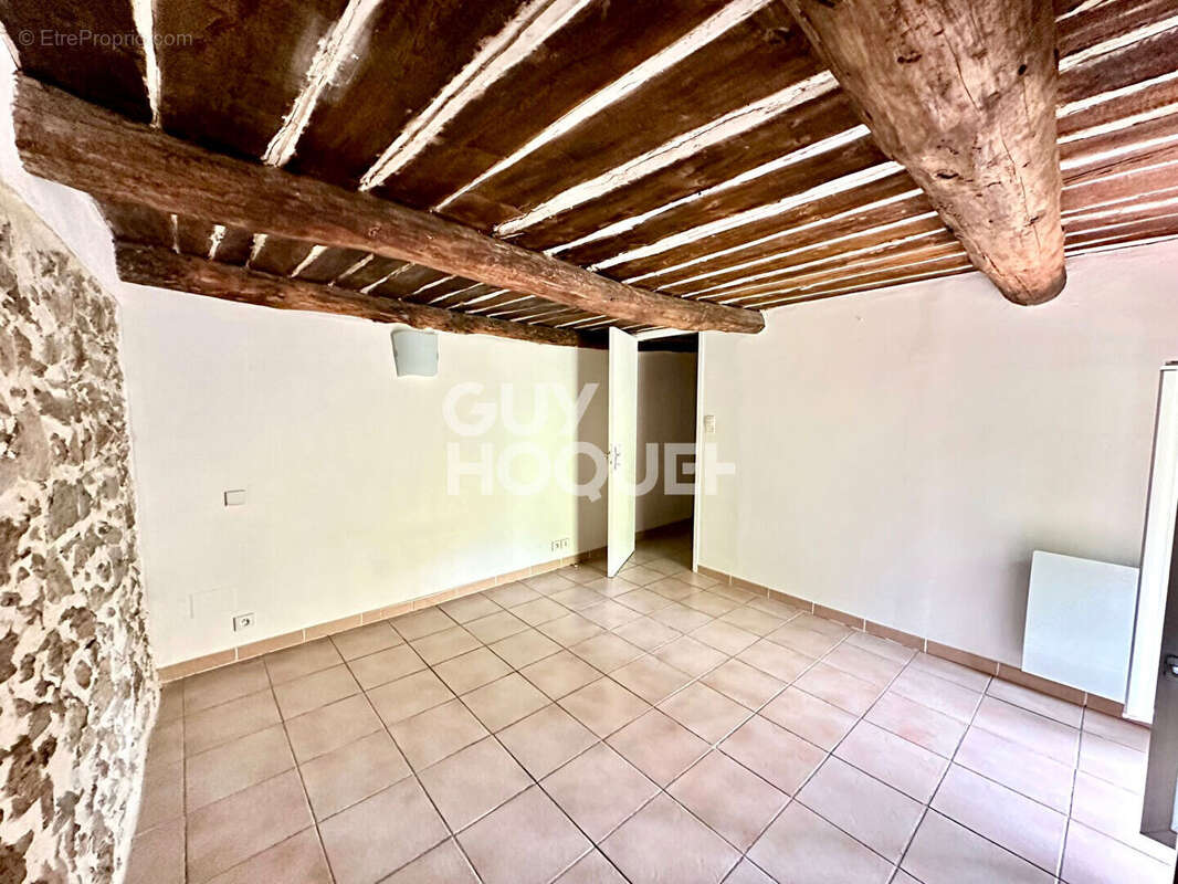 Appartement à TOURVES