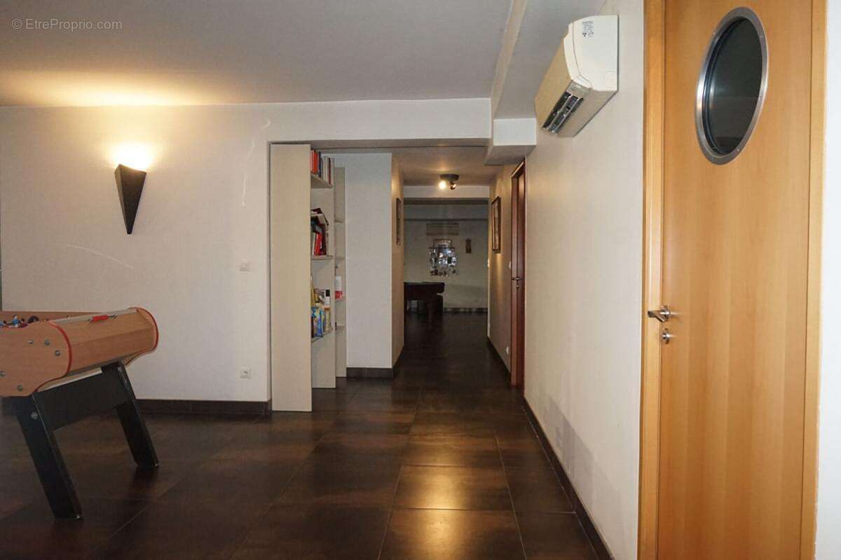 Appartement à LE CHAMBON-FEUGEROLLES