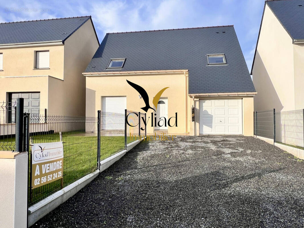 Maison à COMBOURG
