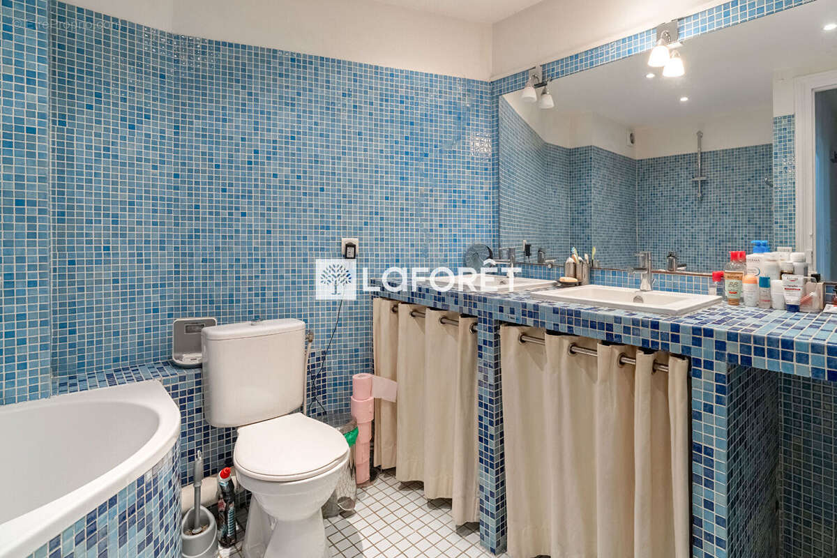 Maison à PARIS-17E