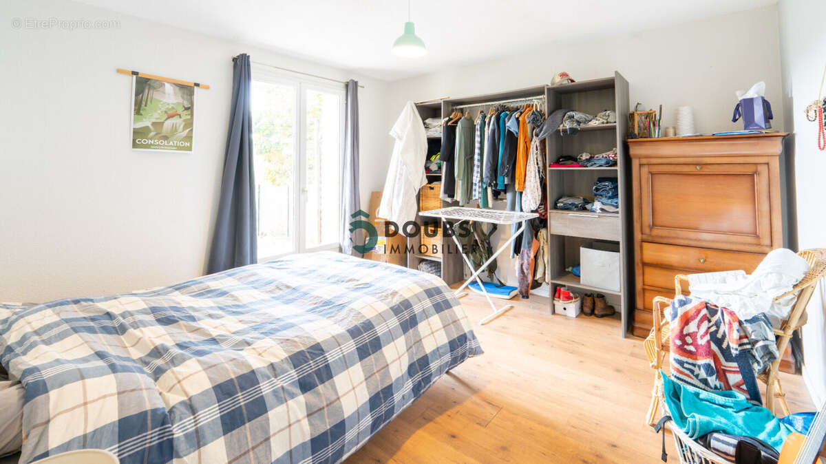 Maison à GUYANS-VENNES