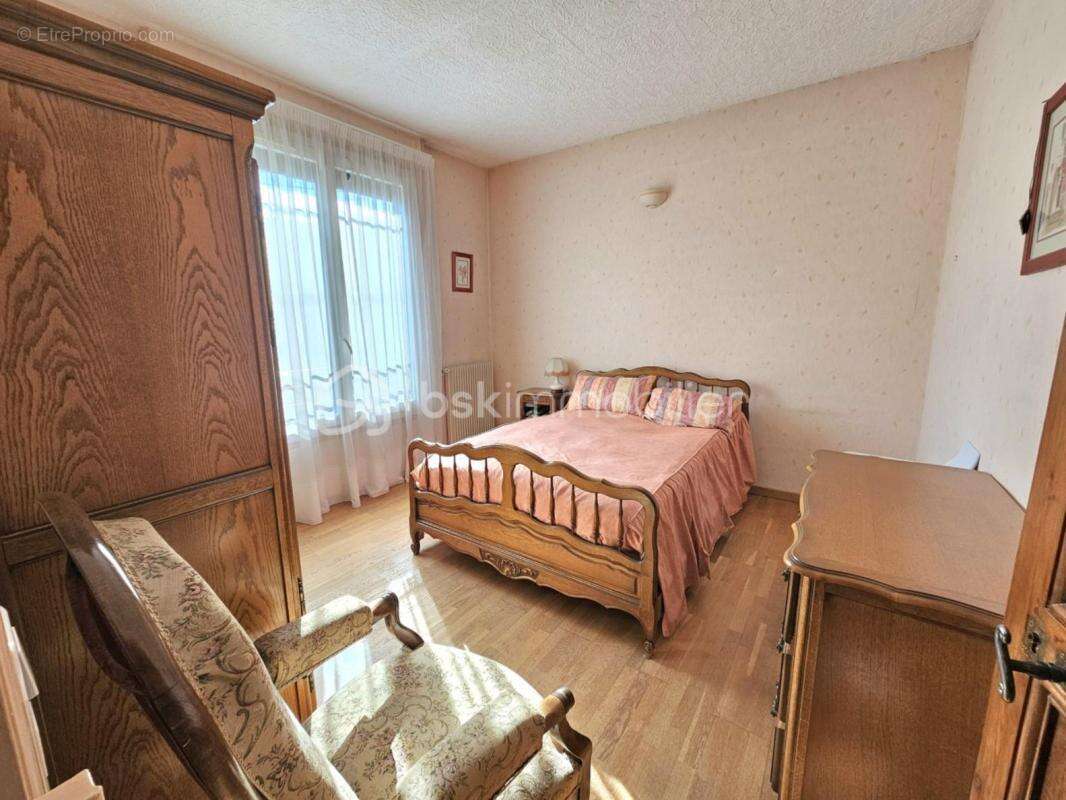 Pavillon possible 2 logements et 4 chambres 156m² garage jardin 340m² - photo 15