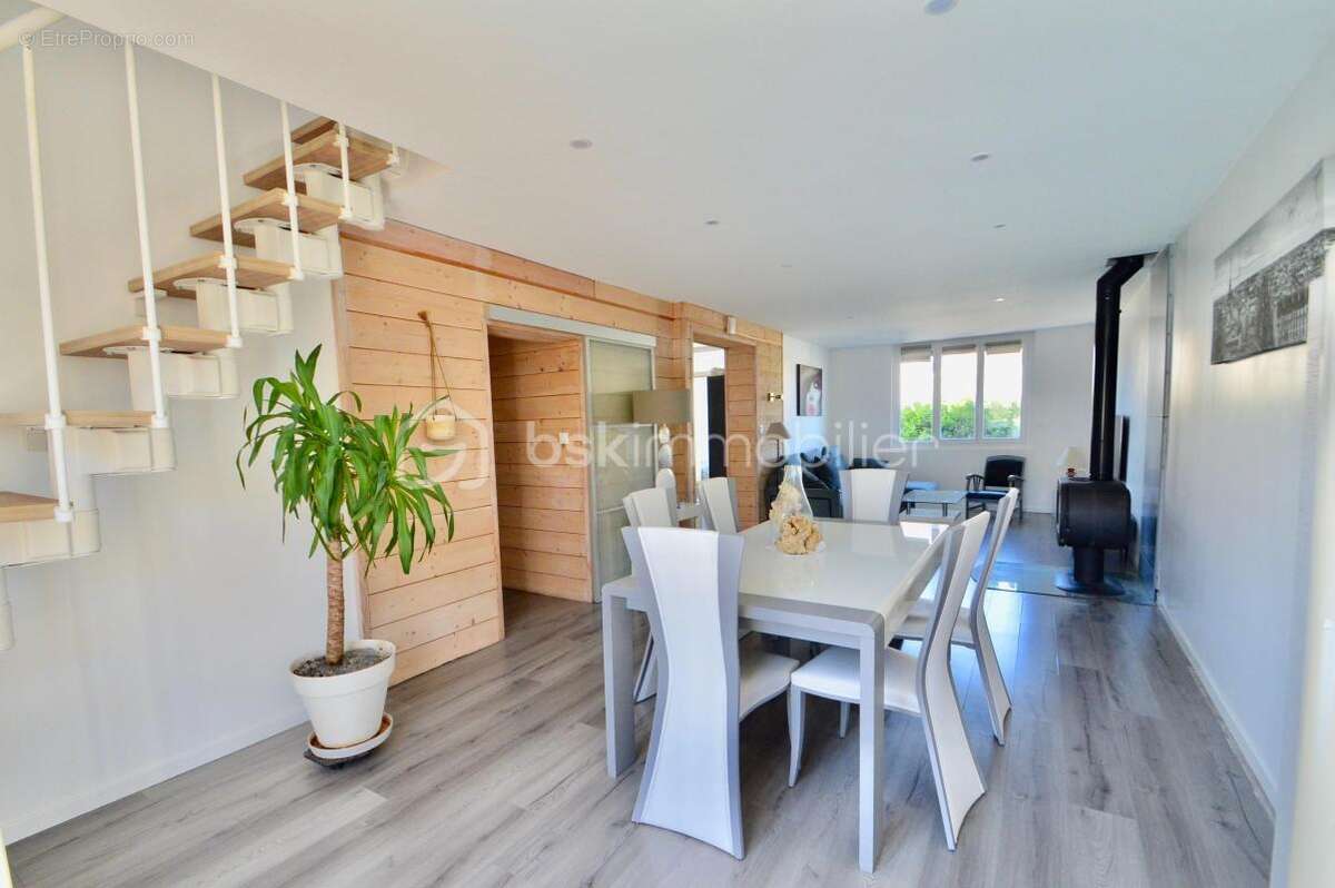 Villa T7 avec piscine, appartement à l'étage et un studio - photo 3