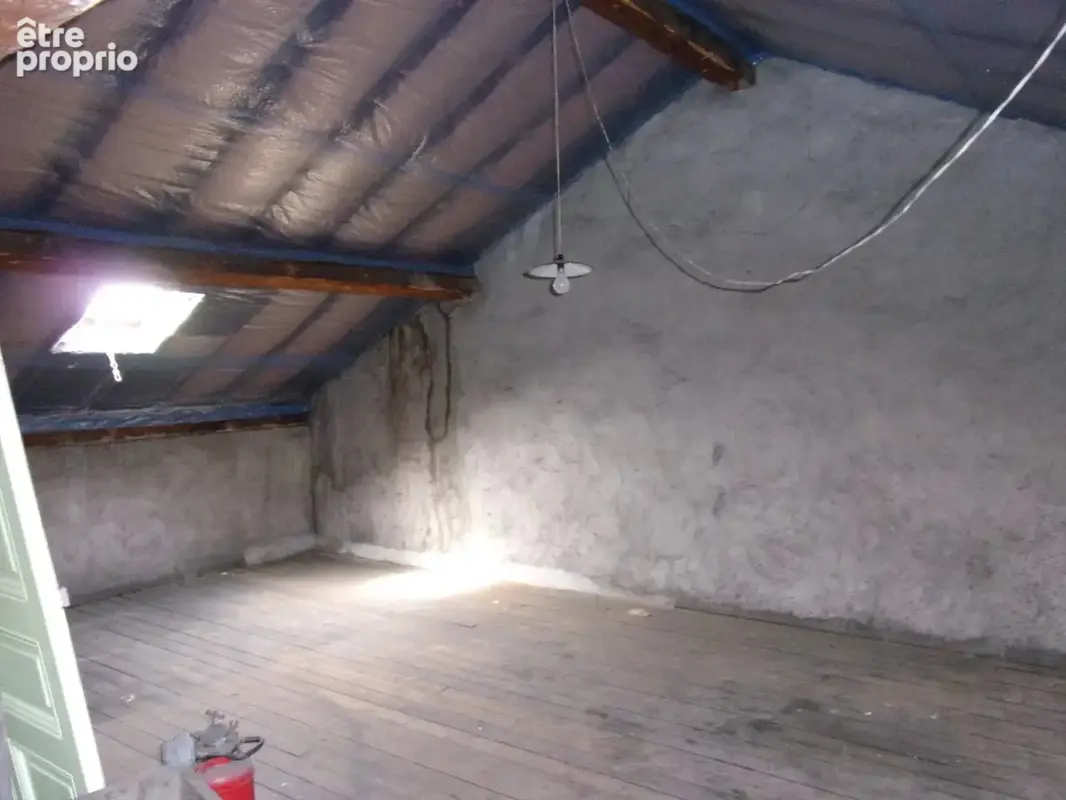 Yzeure, sur 731 m² Maison d'env. 110 m² habitables, à rénover - photo 8