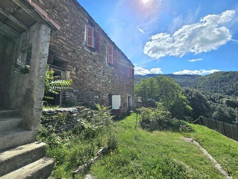 Deux maisons de village en pierre, 150 m2 à rénover avec jardin et caves aménageables à SAN LORENZO, HAUTE CORSE (20) - photo 3