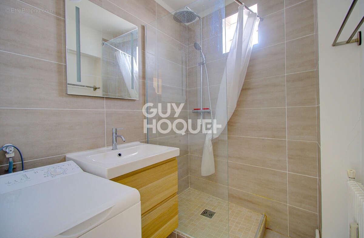 Appartement à PARIS-20E