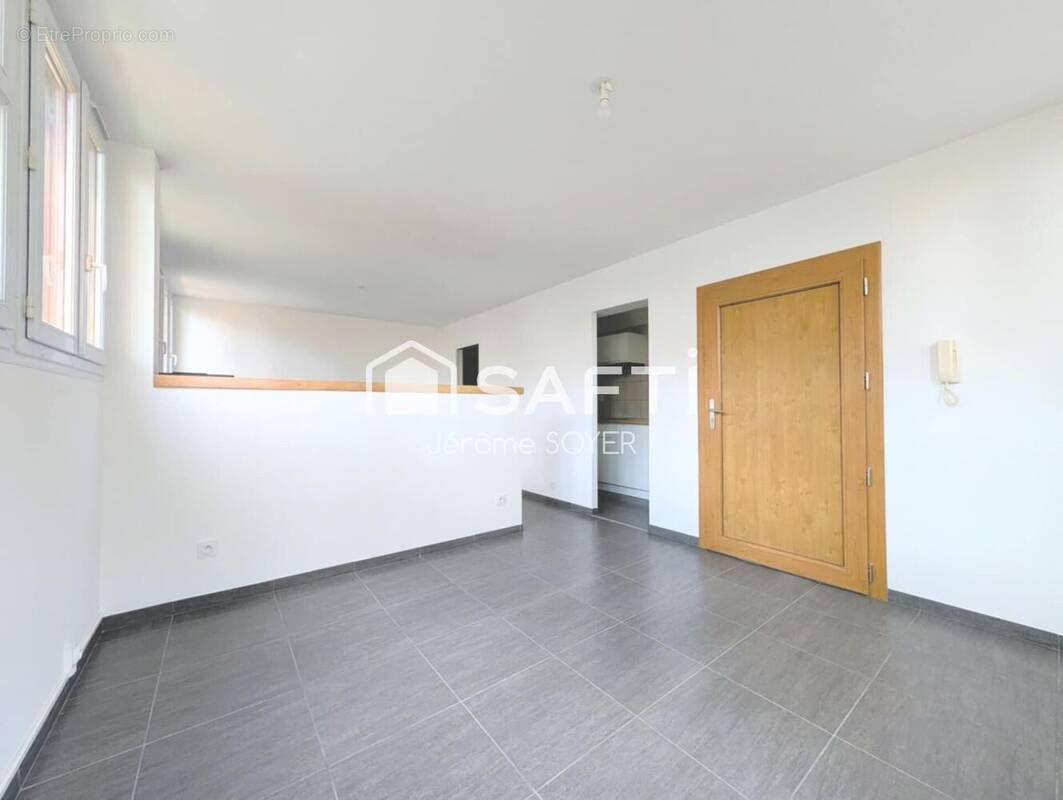 Photo 1 - Appartement à SALON-DE-PROVENCE