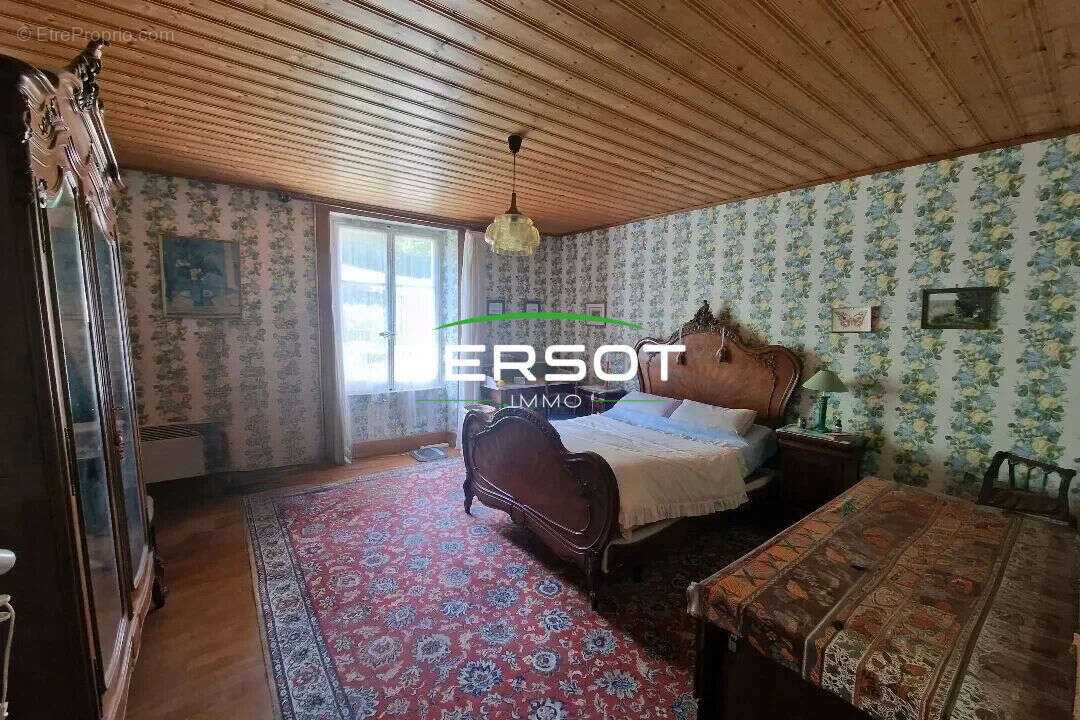 Maison à ROUGEMONTOT