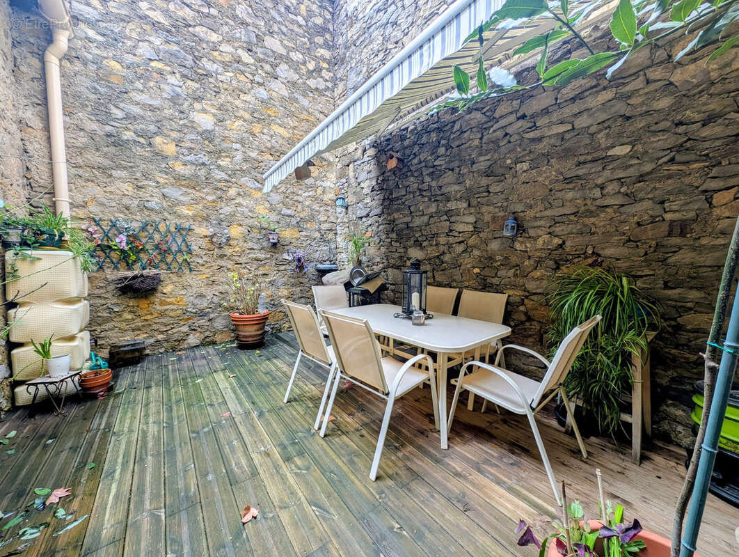 Maison à CONILHAC-CORBIERES