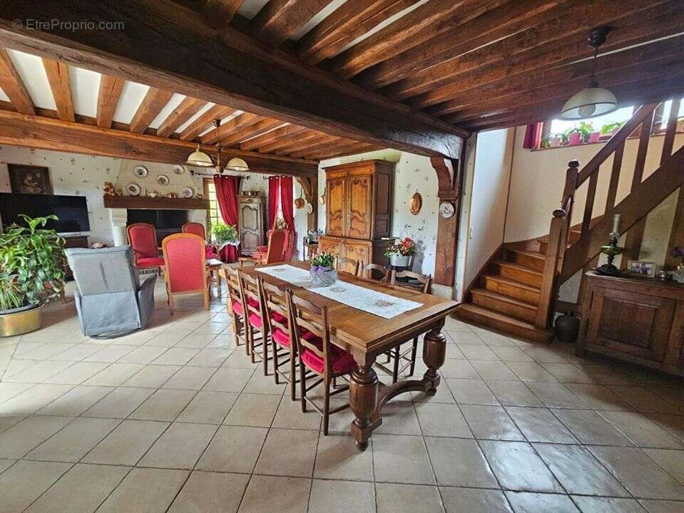 Maison à SAINT-GEORGES-EN-AUGE