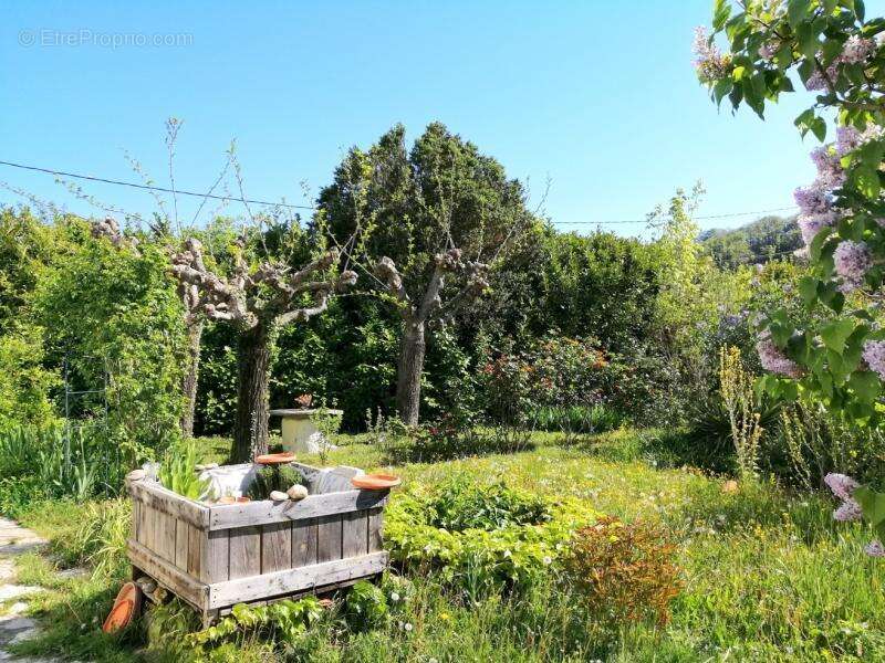 Maison à SAINTE-LIVRADE-SUR-LOT