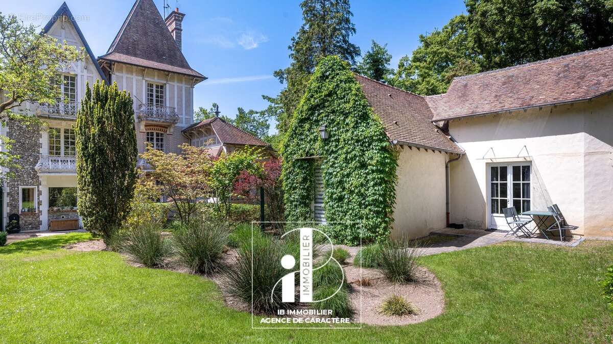 Maison à FONTAINEBLEAU
