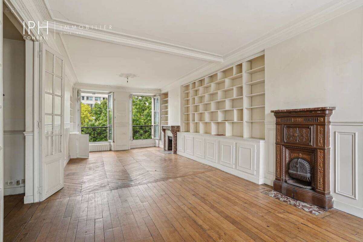 Appartement à NEUILLY-SUR-SEINE