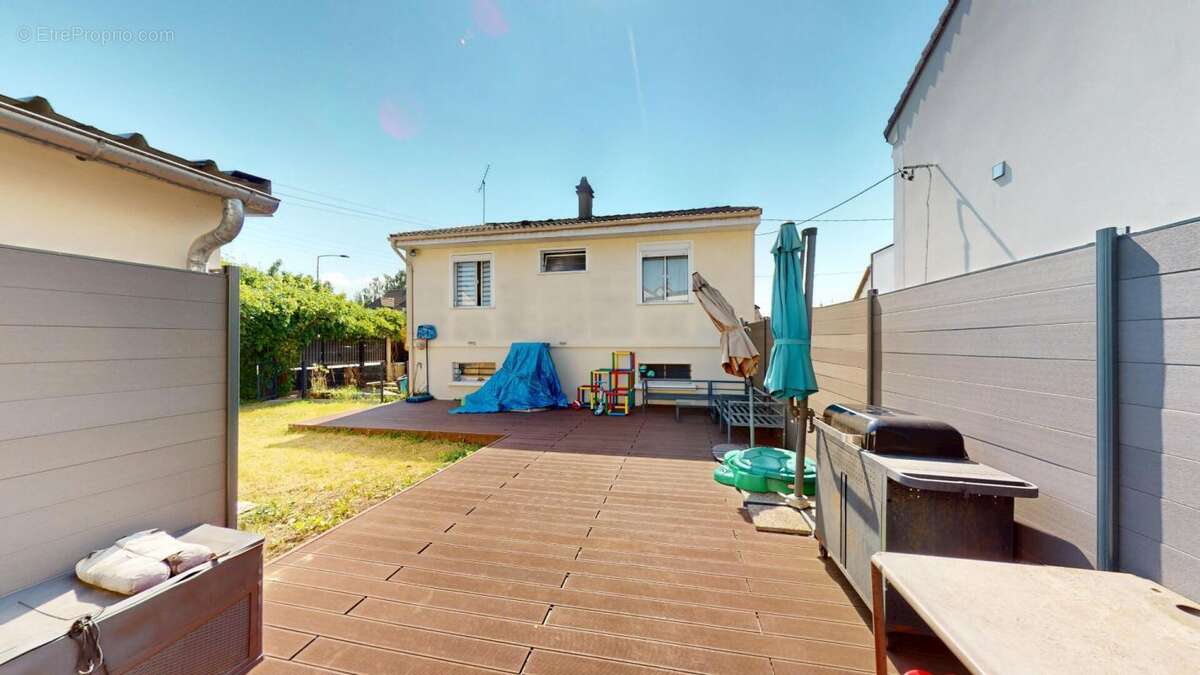 Maison à PONTAULT-COMBAULT