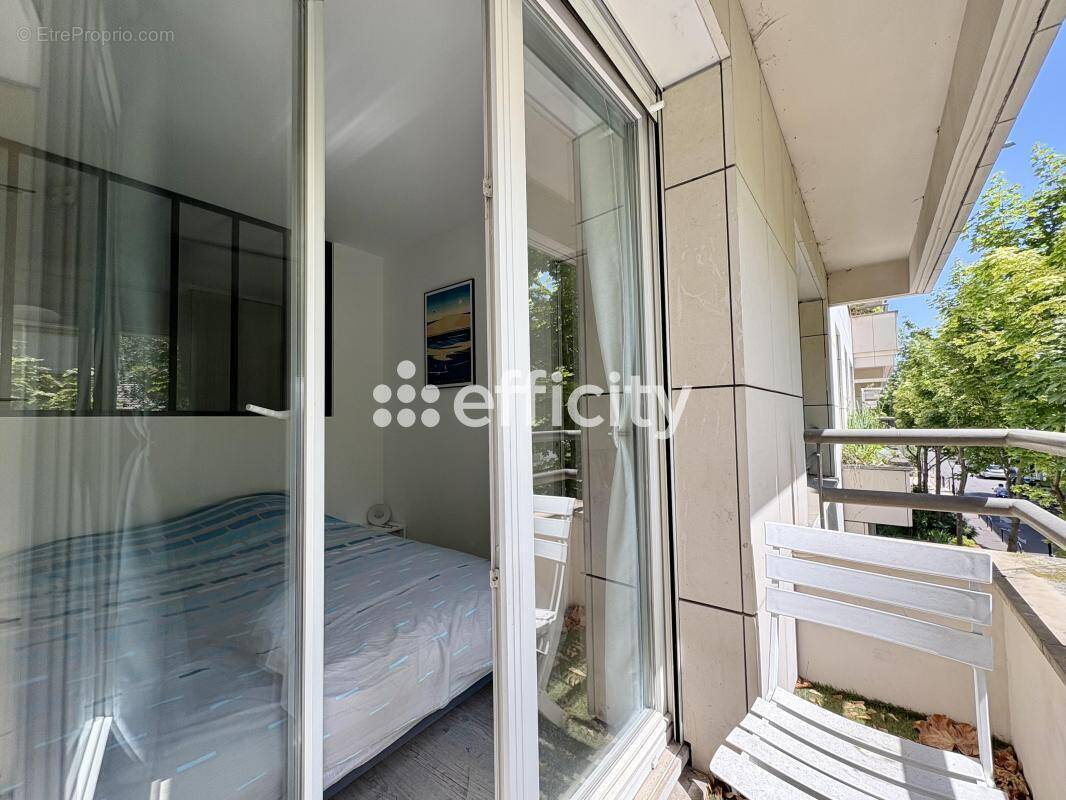 Appartement à COURBEVOIE