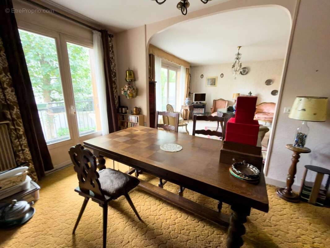 Appartement à LE RAINCY