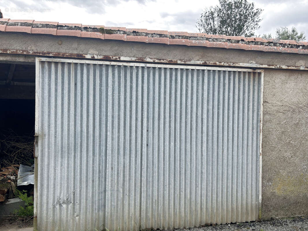 Parking à BARBECHAT