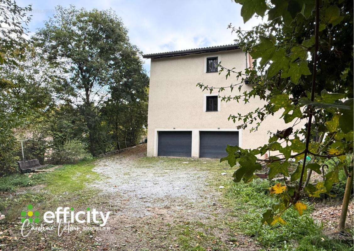 Maison à MARCILLY-LE-CHATEL