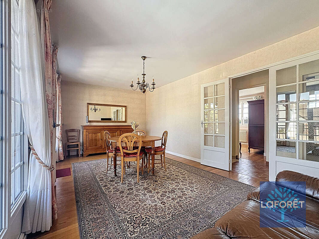 Maison à CHILLY-MAZARIN