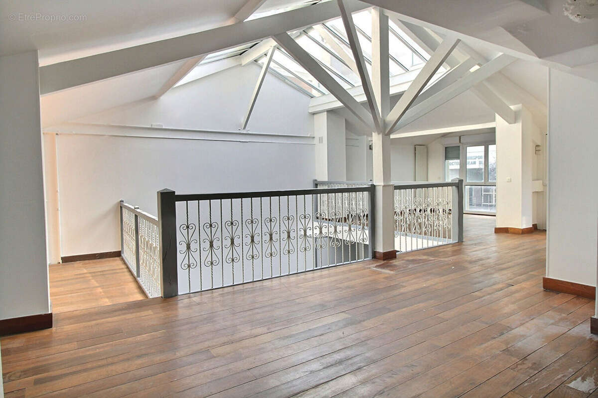 Appartement à LA GARENNE-COLOMBES