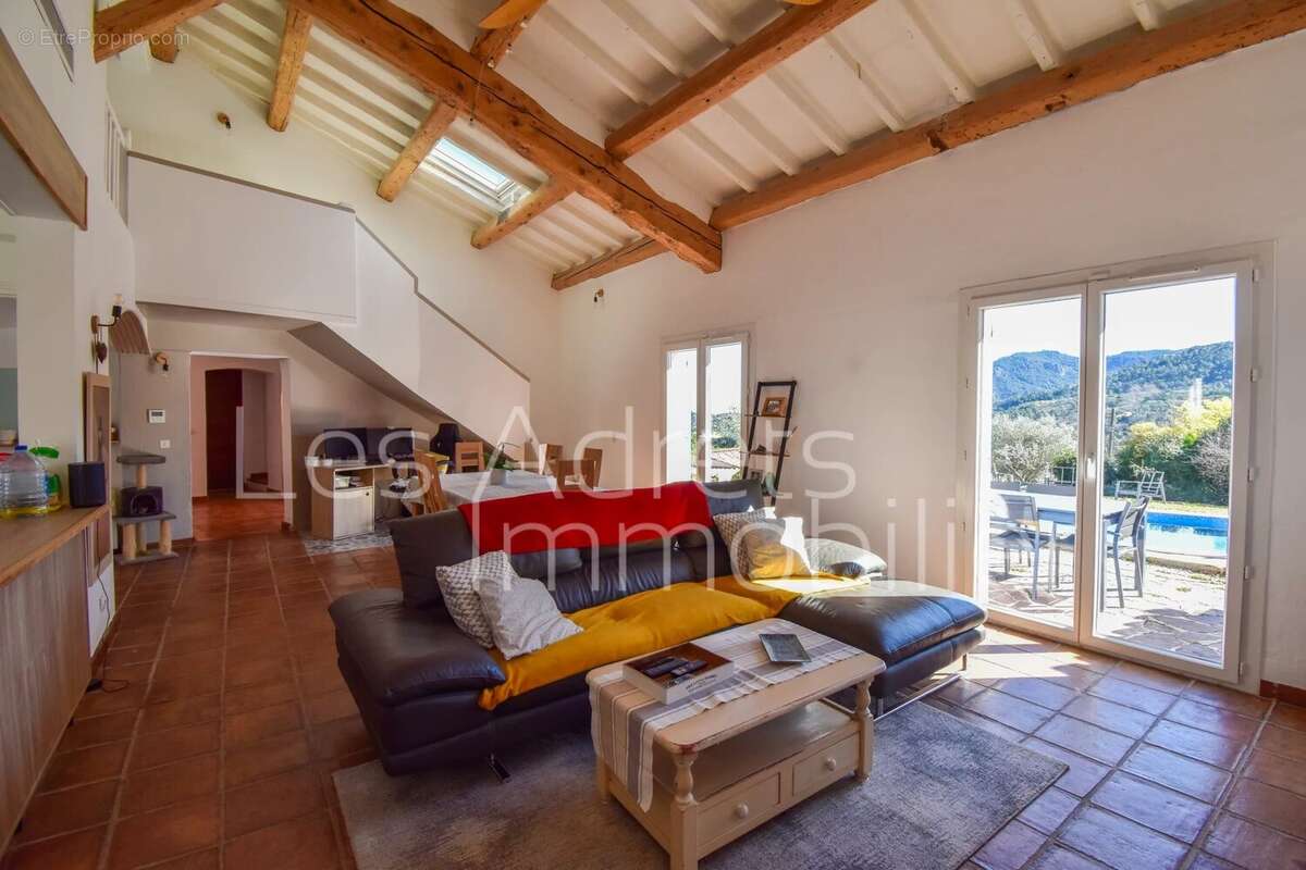 Maison à LES ADRETS-DE-L'ESTEREL