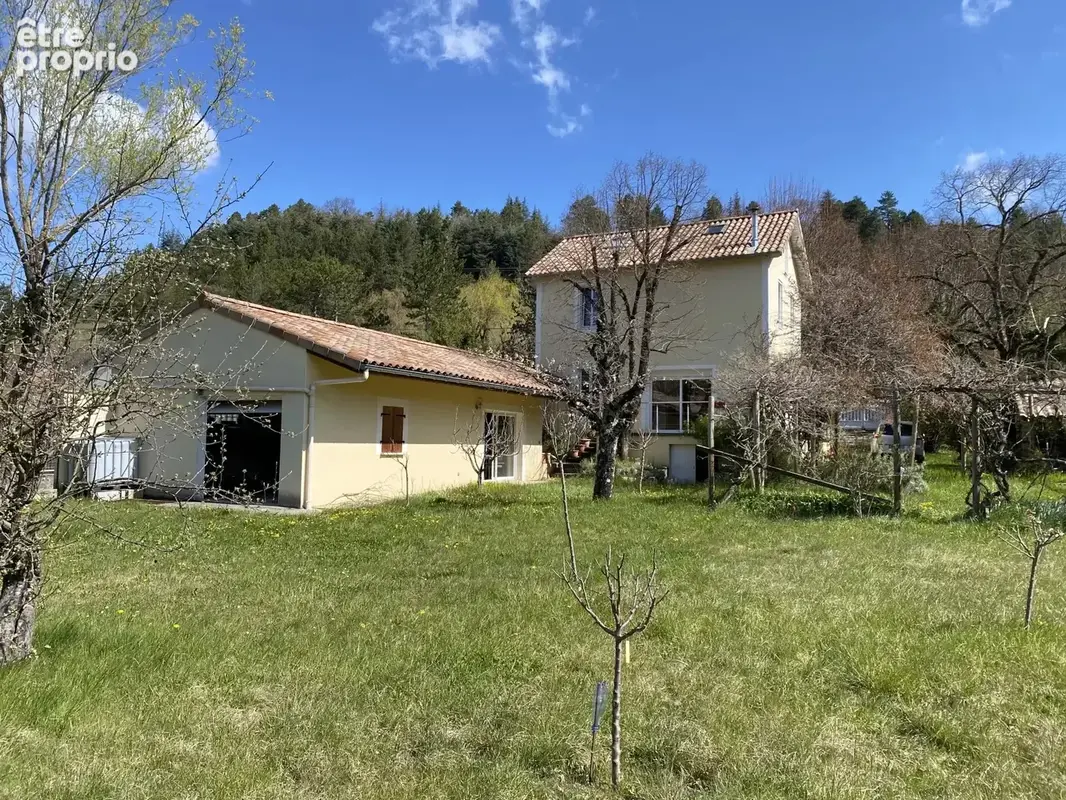 Belle demeure sur 2 248m² de jardin constructible - photo 1
