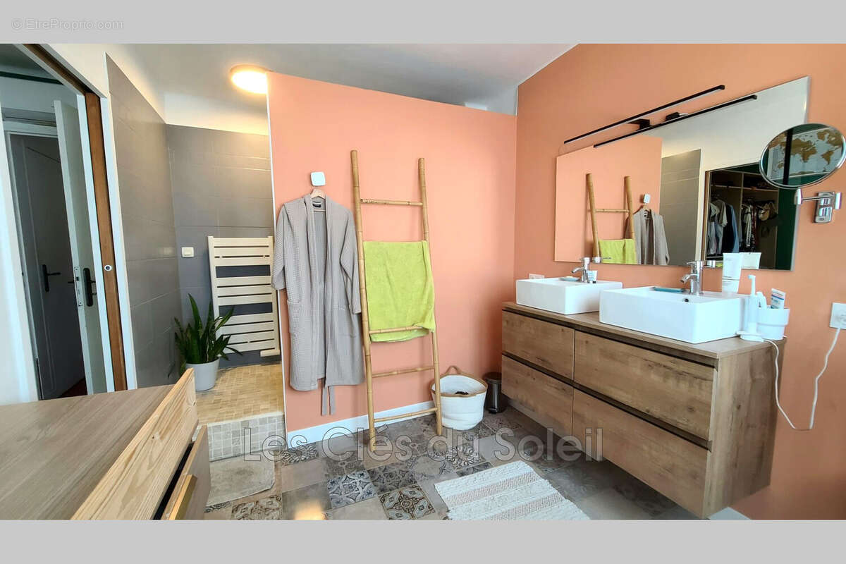 Maison 84 m² à Cuers  - photo 5