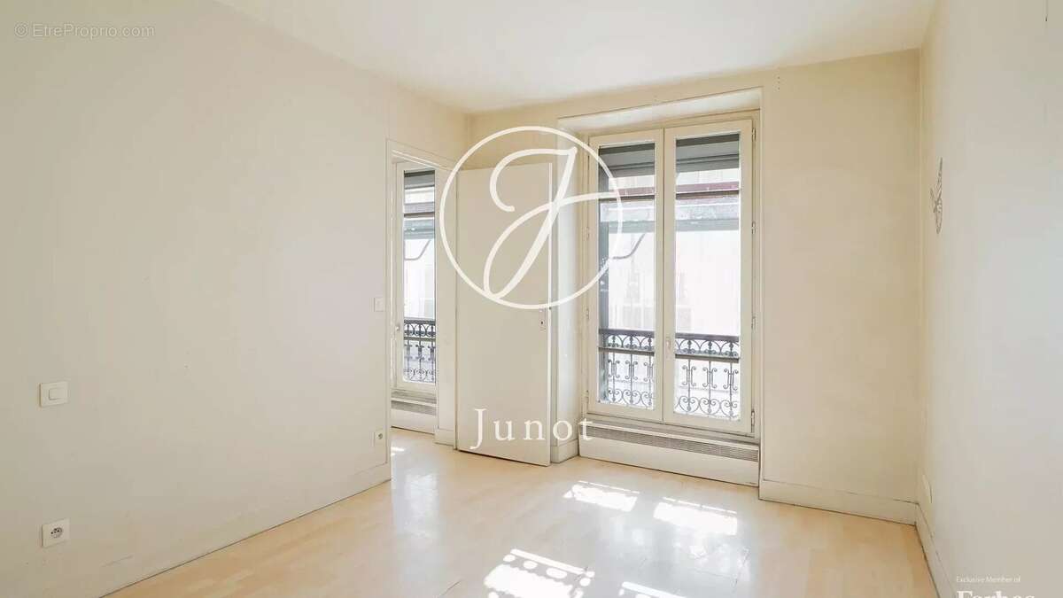 Appartement à PARIS-11E