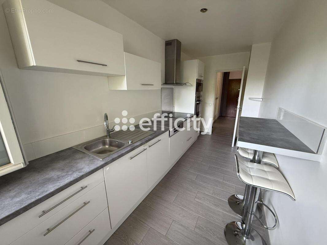 Appartement à MAGNY-LES-HAMEAUX