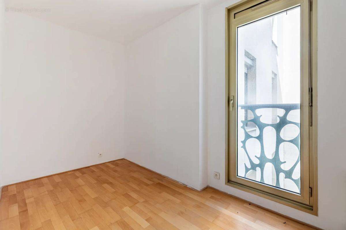 Appartement à PARIS-10E