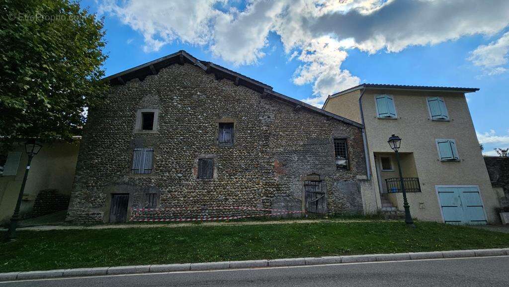 Maison à LE GRAND-SERRE