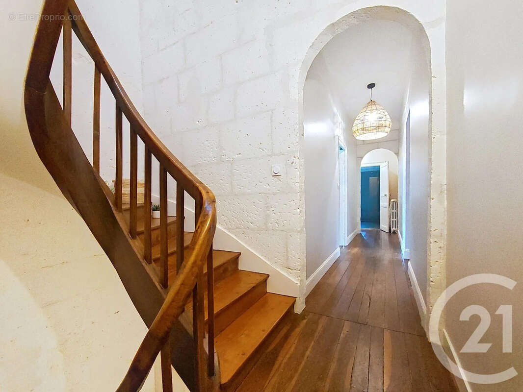 Maison 190 m² à Angouleme  - photo 4