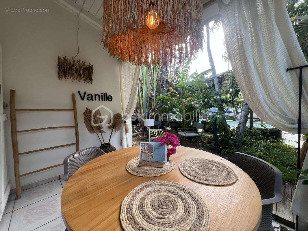 Commerce à SAINTE-ANNE