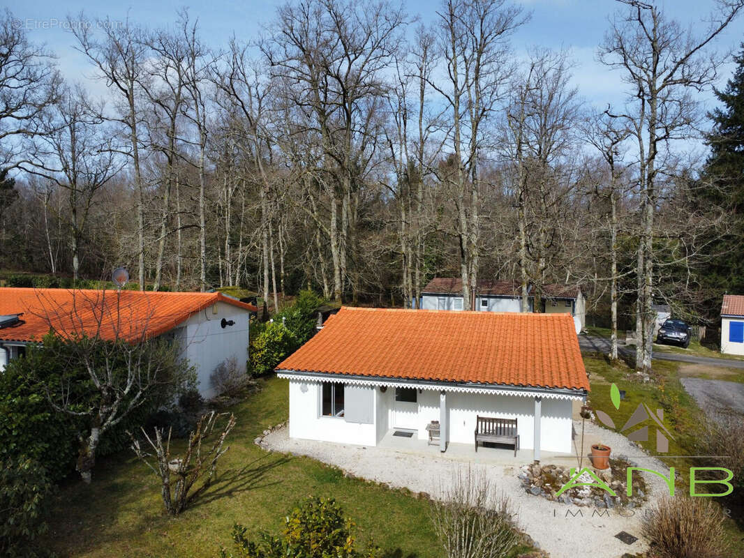 Maison à ECURAS