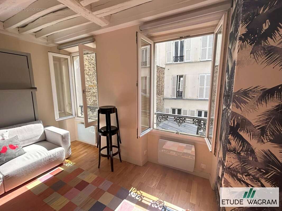 Appartement à PARIS-17E