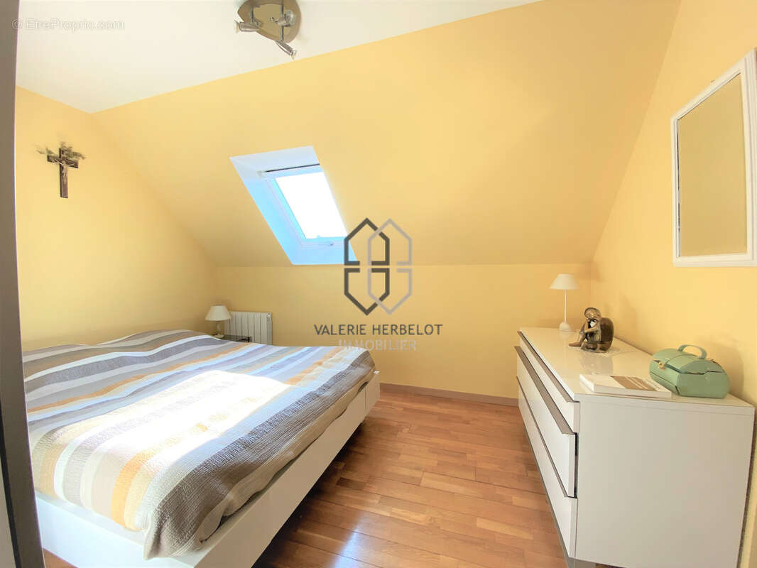 Maison à CHENNEVIERES-SUR-MARNE