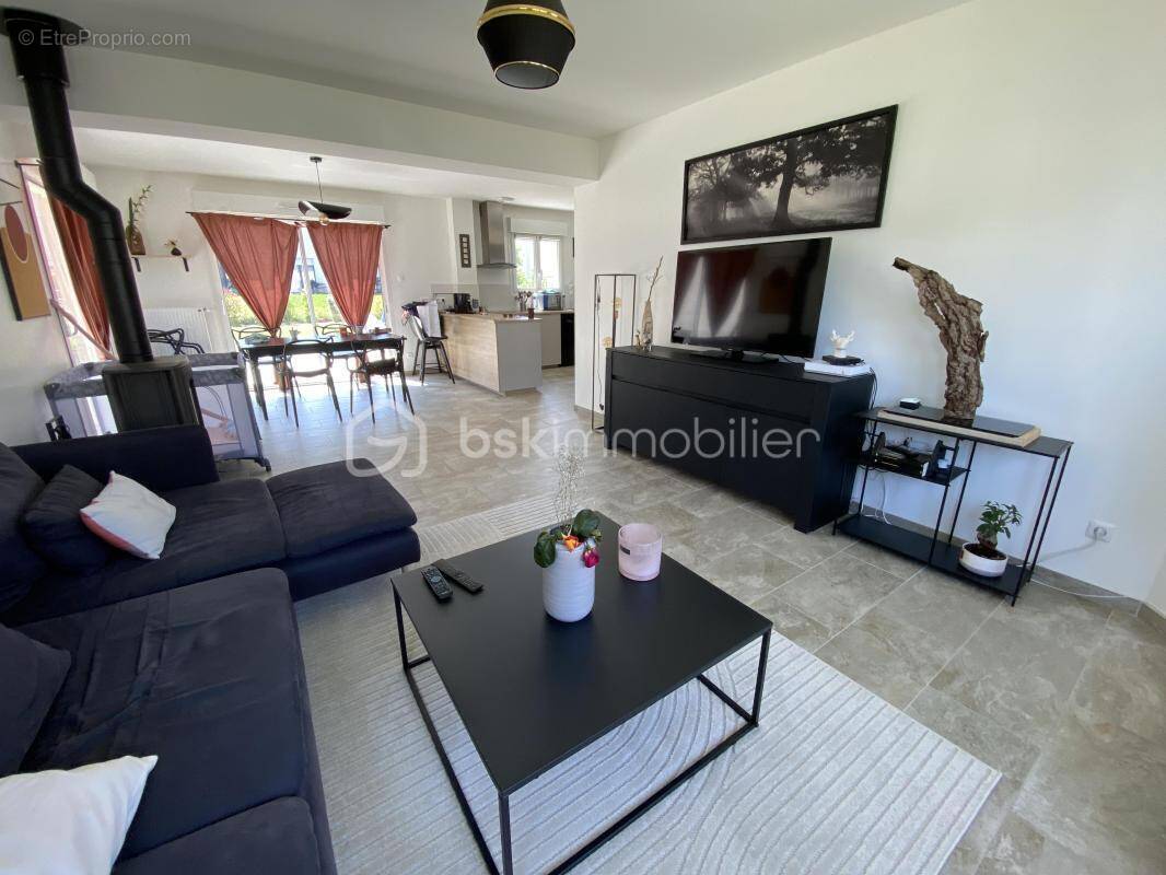 Maison à BRETTEVILLE-SUR-ODON