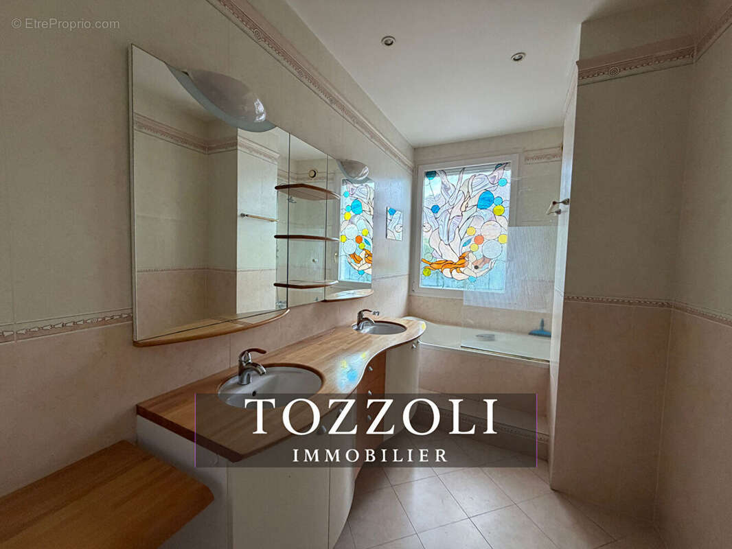 Maison à SAINT-QUENTIN-FALLAVIER