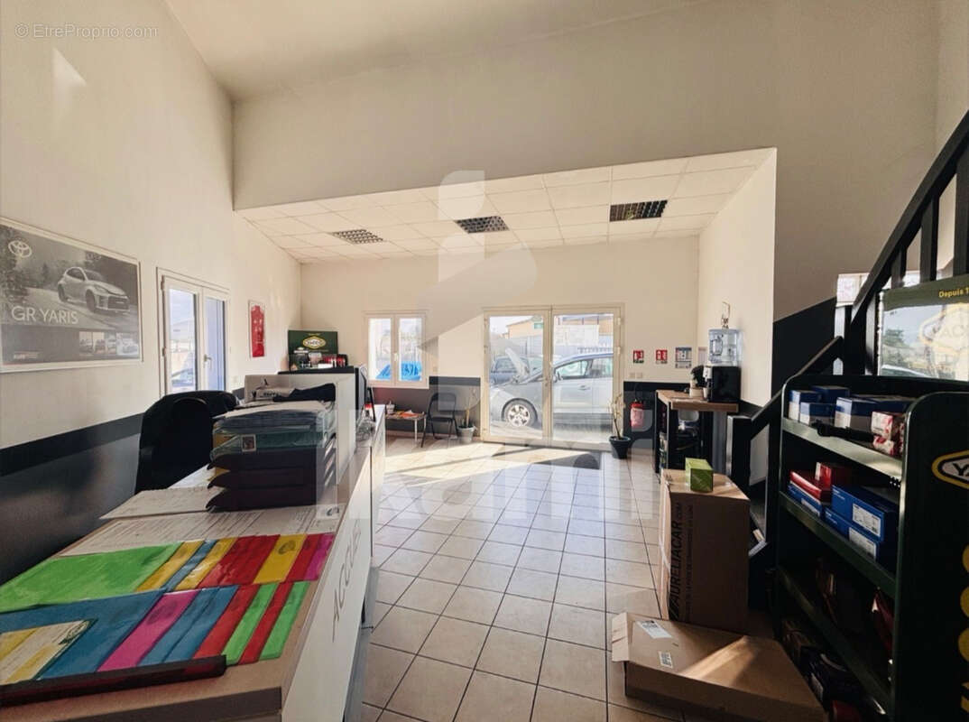 Commerce à MOURS-SAINT-EUSEBE