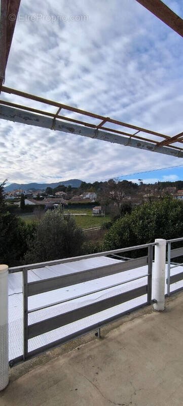 Appartement à GREASQUE