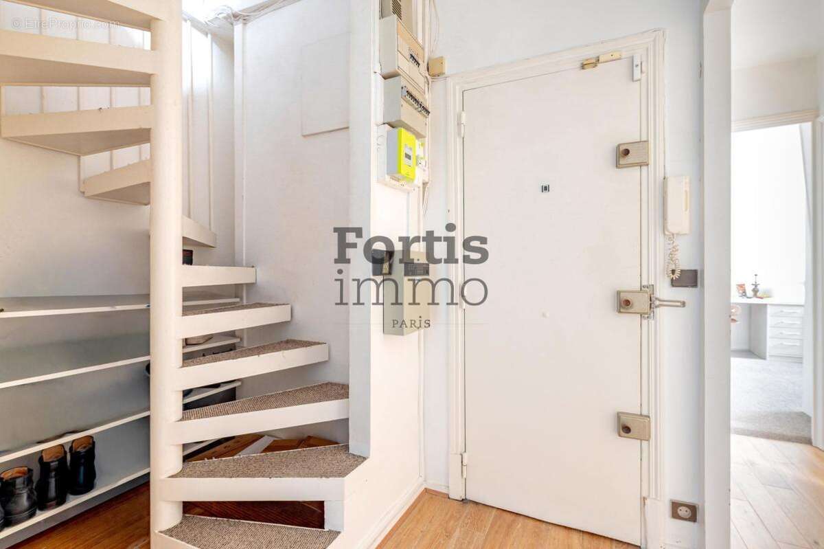 Appartement à PARIS-18E