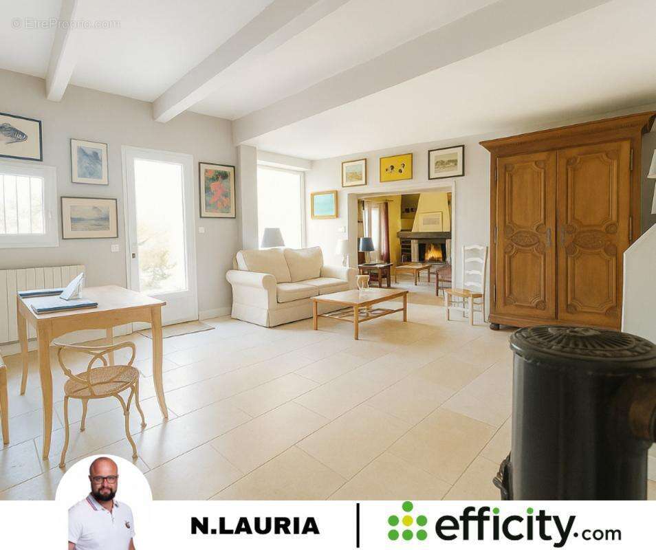 Maison à LA TOUR-D&#039;AIGUES