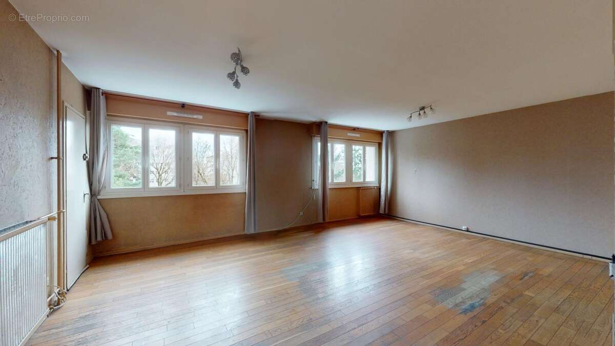 Appartement à SAINTE-FOY-LES-LYON