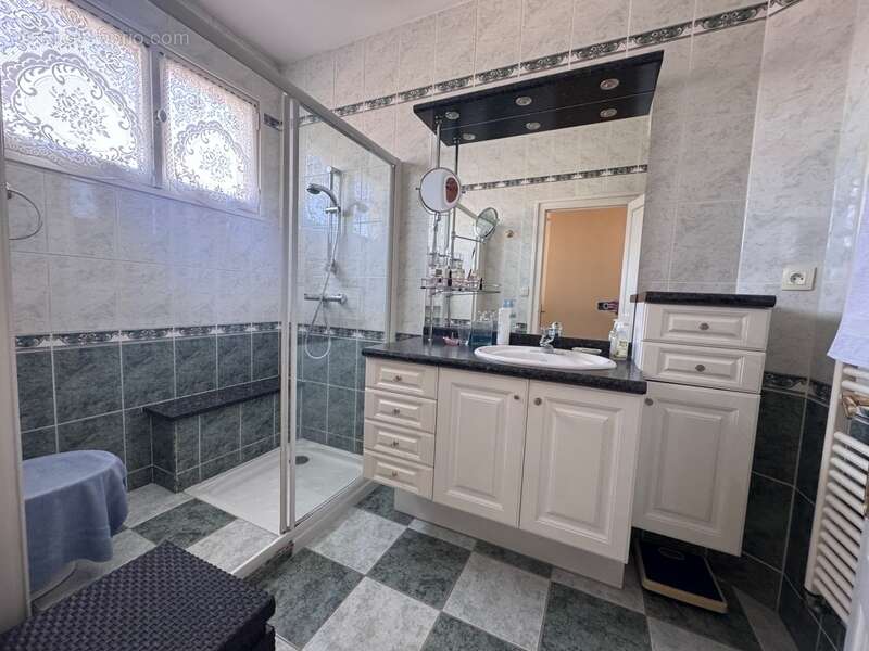 Maison à SAINT-CYR-SUR-LOIRE