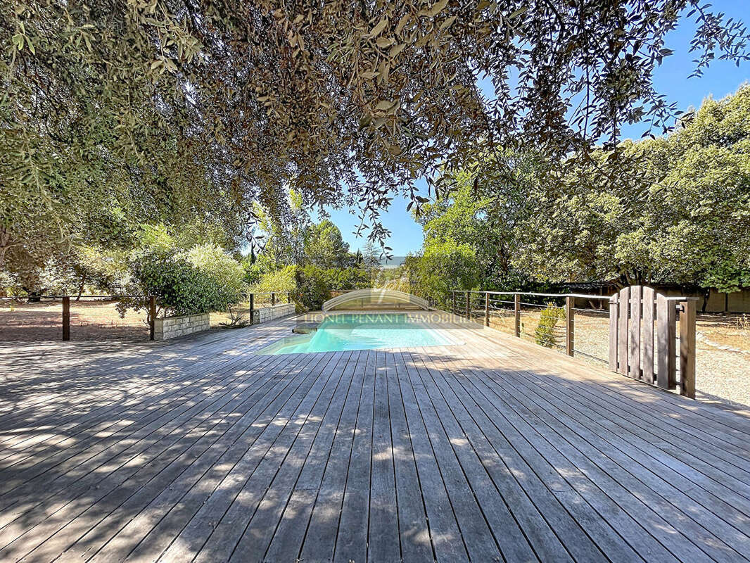 Mazan villa t7 160m² environ avec piscine garage terrasses sur un terrain de 3650m² - photo 4