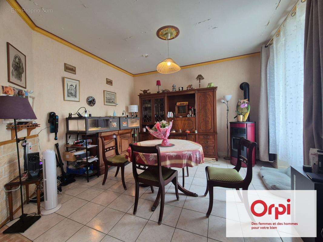 Maison à TERRASSON-LAVILLEDIEU