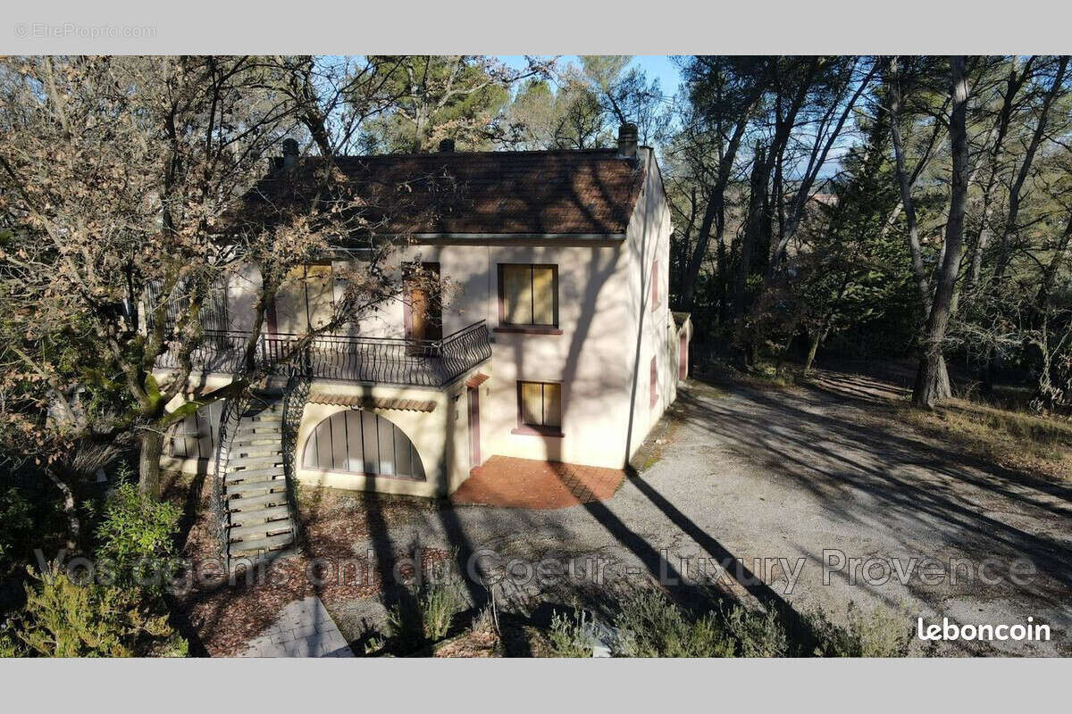 Appartement à GREASQUE